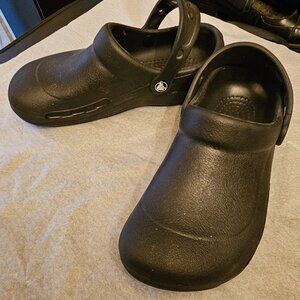 Crocs, Black closed toe, size 6-7